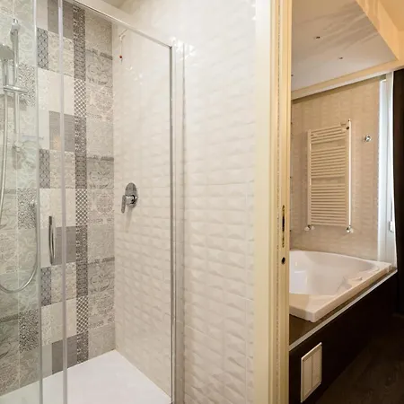 فندق Serenella 3*