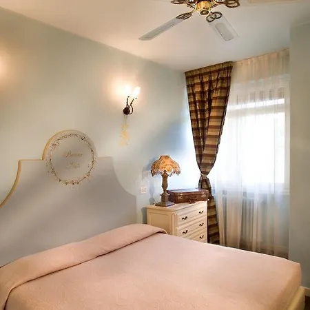 فندق Serenella 3*